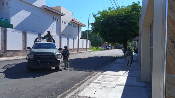 image-47 Esta mañana Miliares aseguraron camioneta durante enfrentamiento.