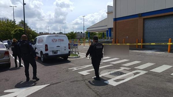 image-7 Ejecutan hombre en estacionamiento de un supermercado.