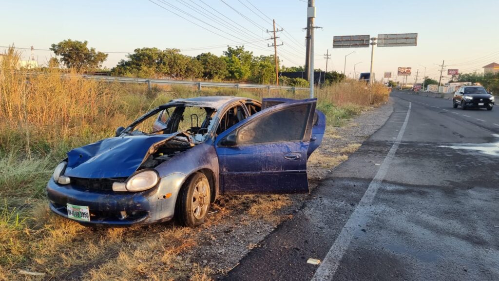 465048532_983238410499858_8629914832025523554_n-1024x576 Vehículo se incendia al Sur de Culiacan