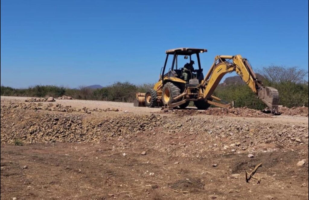 483485940_1083800057110359_4924071066663404553_n-1024x664 Militares destruyen una pista clandestina en Mazatlán