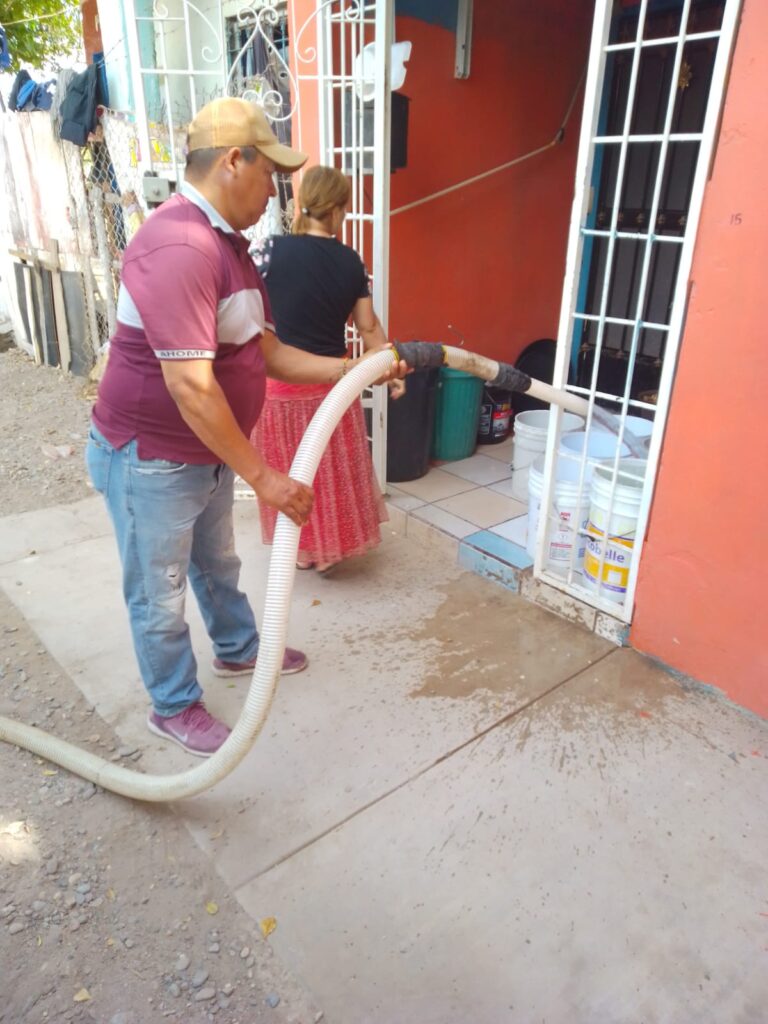 497588586_698083249436686_2153295478260609575_n-768x1024 Presidente Antonio Menรฉndez lleva Agua a las comunidades que mรกs lo necesitan.