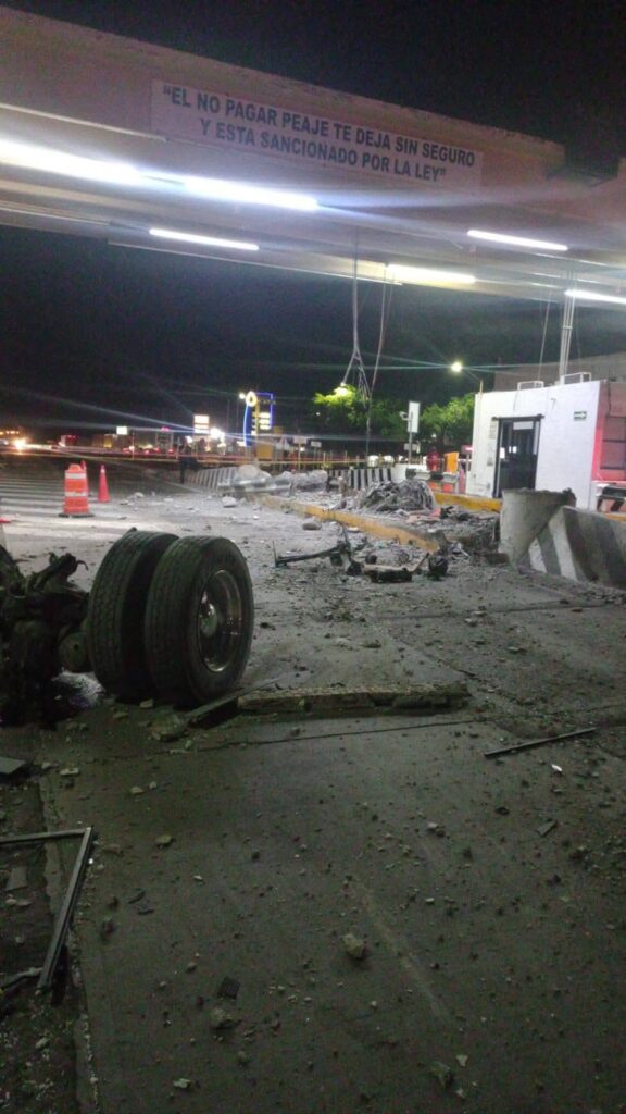 505582788_1290878423039181_8996133933500345910_n-576x1024 🚨 Tres personas pierden la vida en trágico accidente en caseta de Angostura